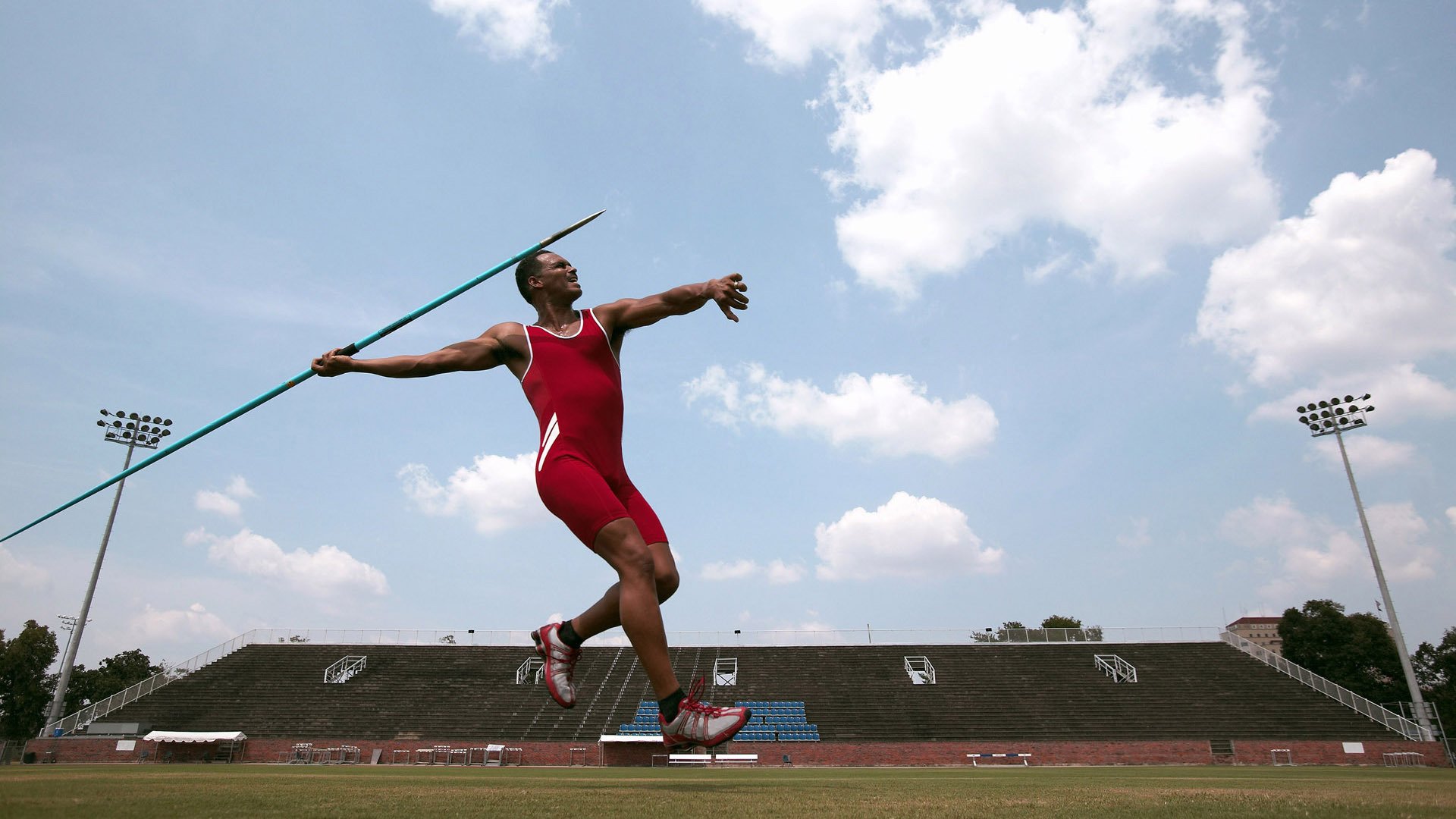 这一刻所有人站起来，这一刻每个人都爱你图片